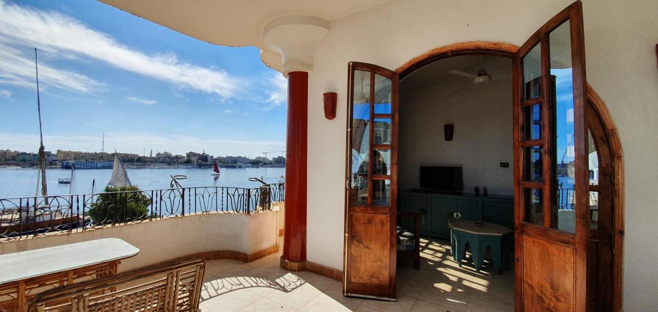 Nile View Panoramique And Garden West Bank Apartment *