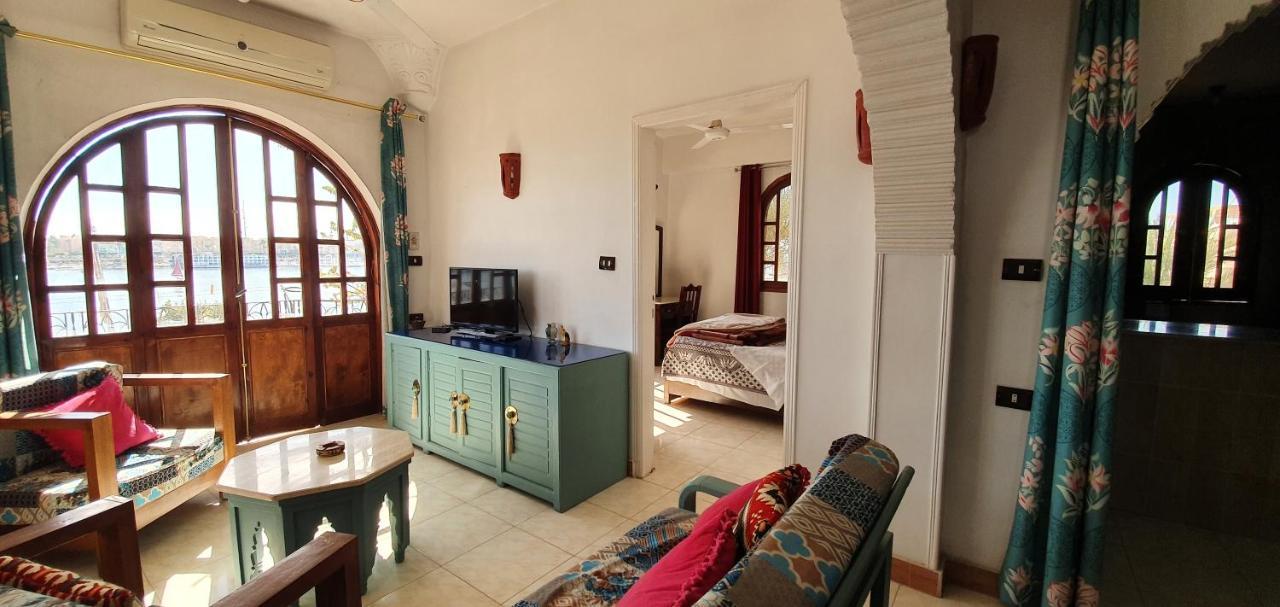 Nile View Panoramique And Garden West Bank Apartment Luxor